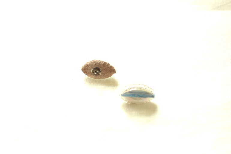 emmaetアクセサリー　ピアス<br />キャッツアイ青