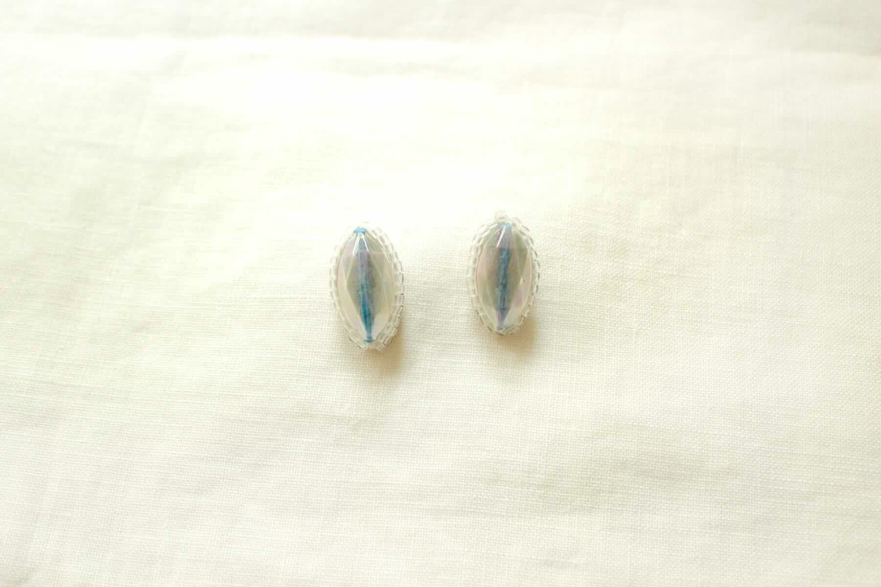 emmaetアクセサリー　ピアス<br />キャッツアイ青