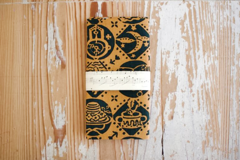 リネンプリントカットクロス<br />しりとり　糸巻き　柿茶