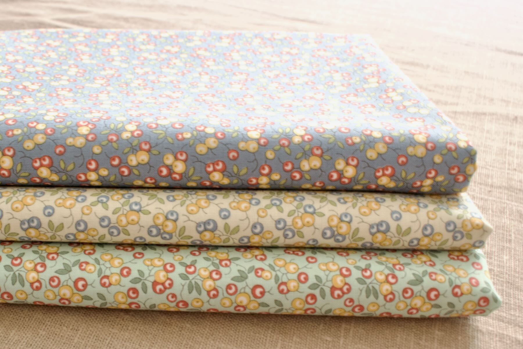 Ji フレンチジェネェラル 小さな実<br />水色