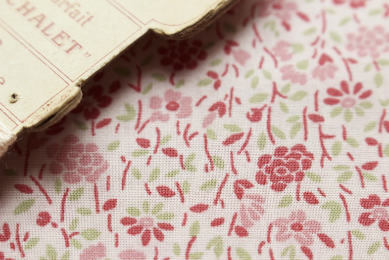 Ji フレンチジェネェラル 流れる花<br />ピンク