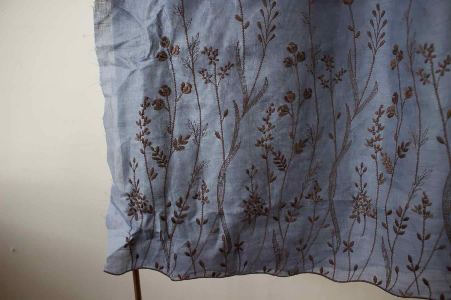 F刺繍スカラップリネン 草むら<br />インディゴ