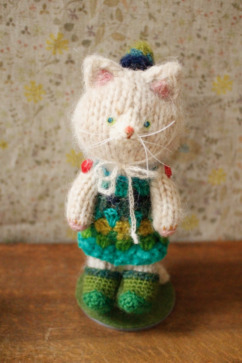 Keitoya pompomwool 展 2026<br />K-11ねこのあみぐるみ(ベ-ジュ)