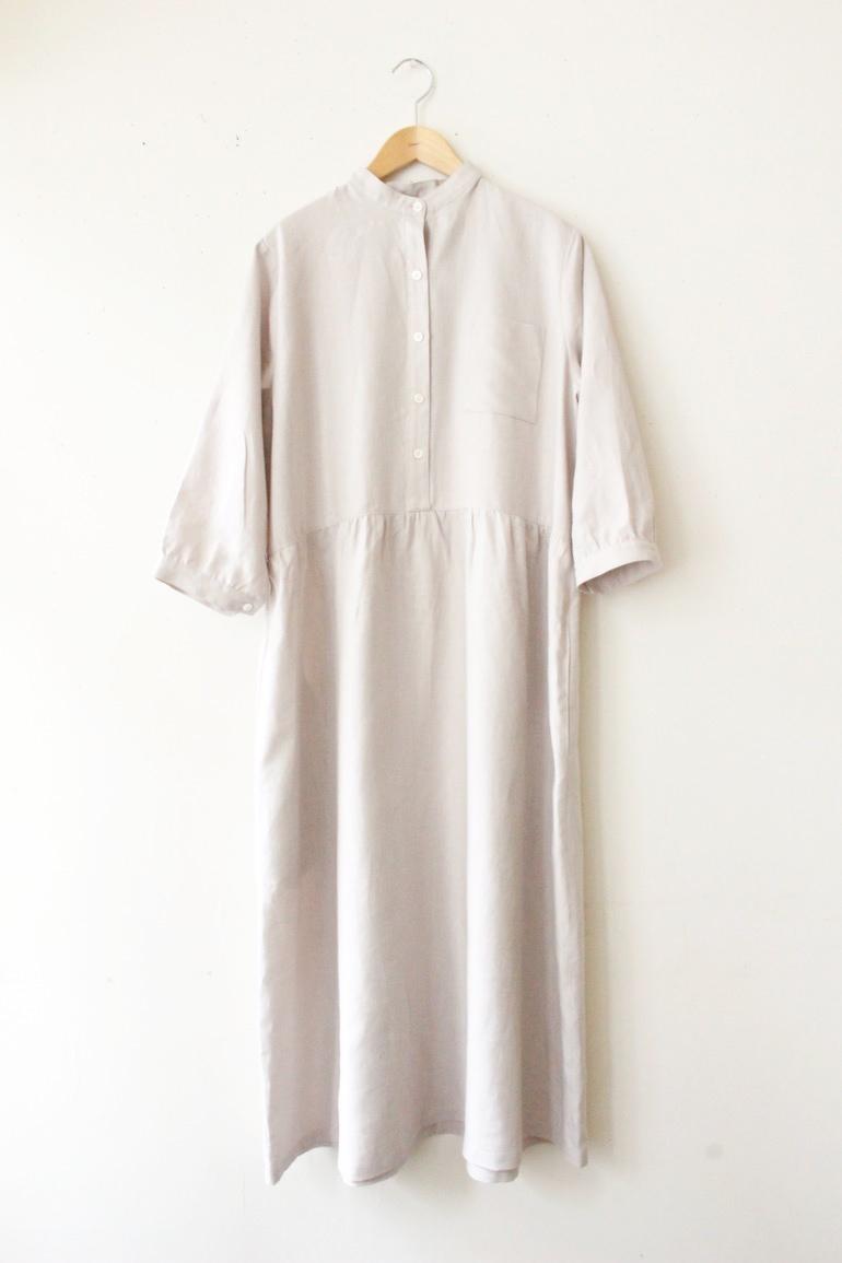 PDNo.118 スタンドカラーのドレス 七分袖<br />クラシックシルバ-グレ-