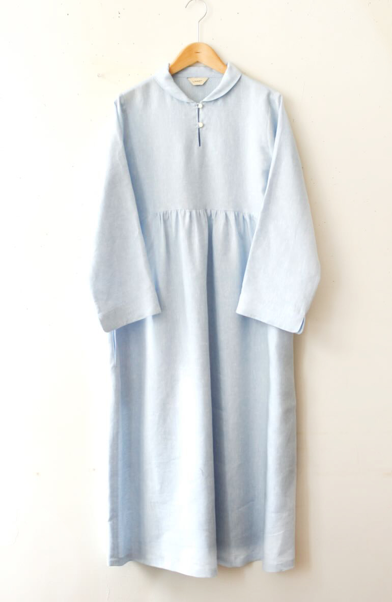 製品No.129スタンドショールカラーのドレス