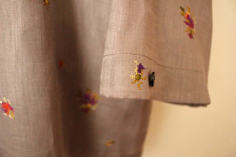 PD No.135丸衿ブラウス　　7分袖袖調節タイプ<br />F刺繍タイニ-ポ-ジ-