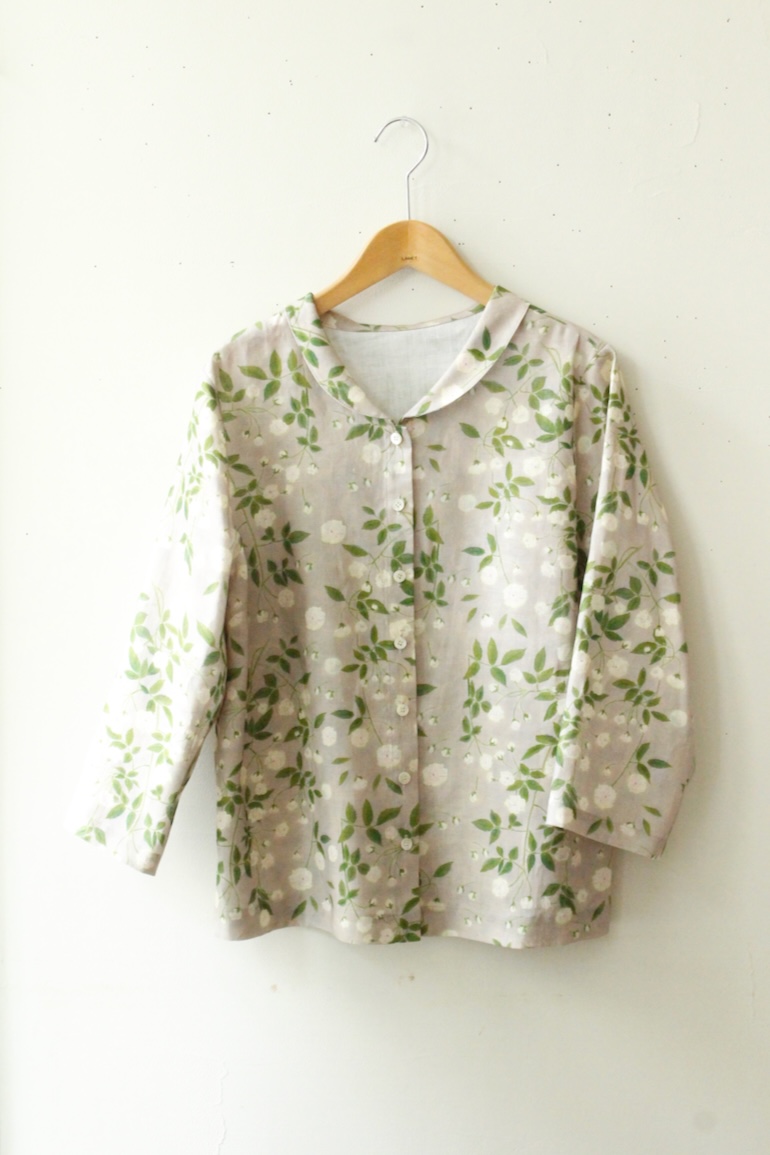 PDNo139へちま衿ブラウス前開き<br />モッコウバラグレ-