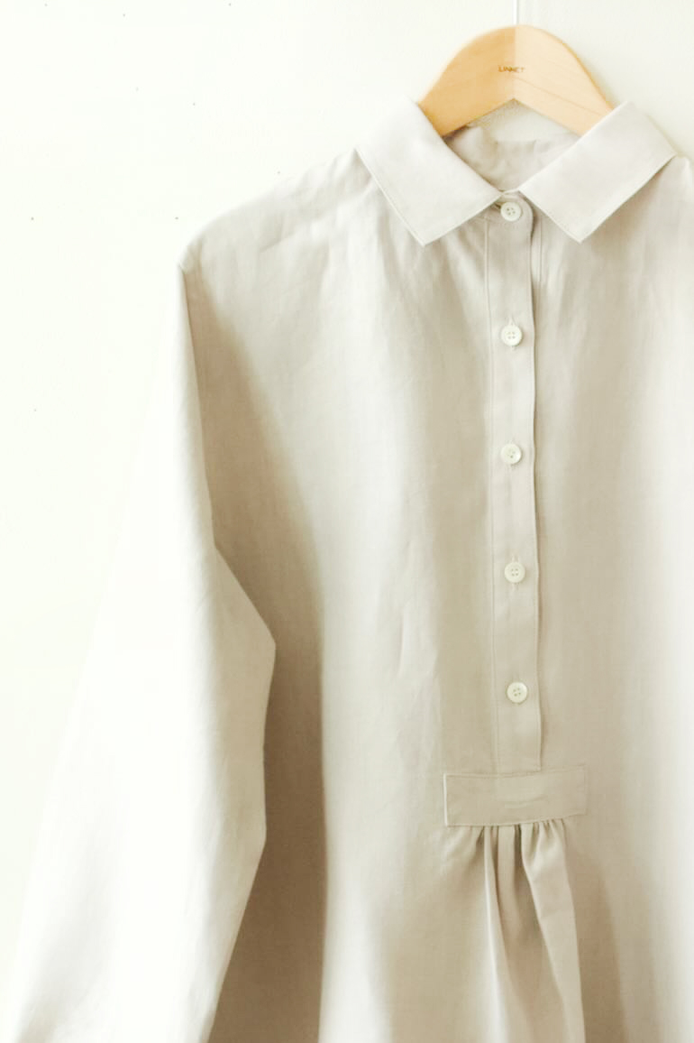 PD No.98シャツカラーブラウス　長袖<br />クラシックシルバ-グレ-