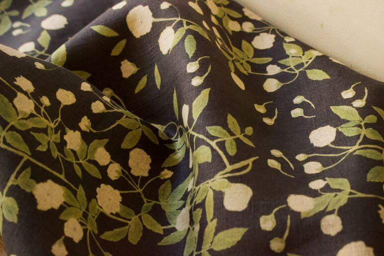 LINNET　リネンプリント　モッコウバラ<br />FLAX 黒