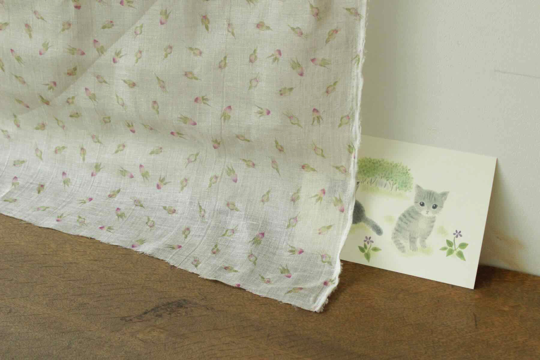 LINNET リネンガーゼプリント　<br />薔薇ツボミ