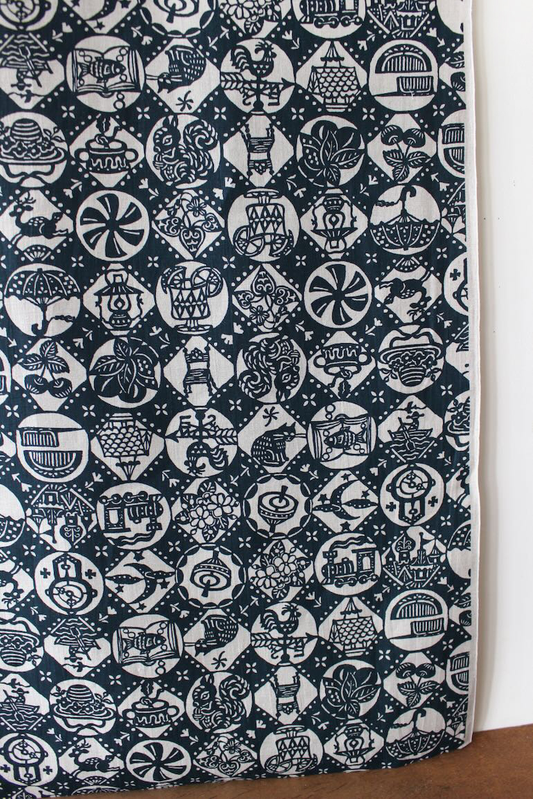 LINNET リネンプリントしりとり糸巻き<br />Flax藍