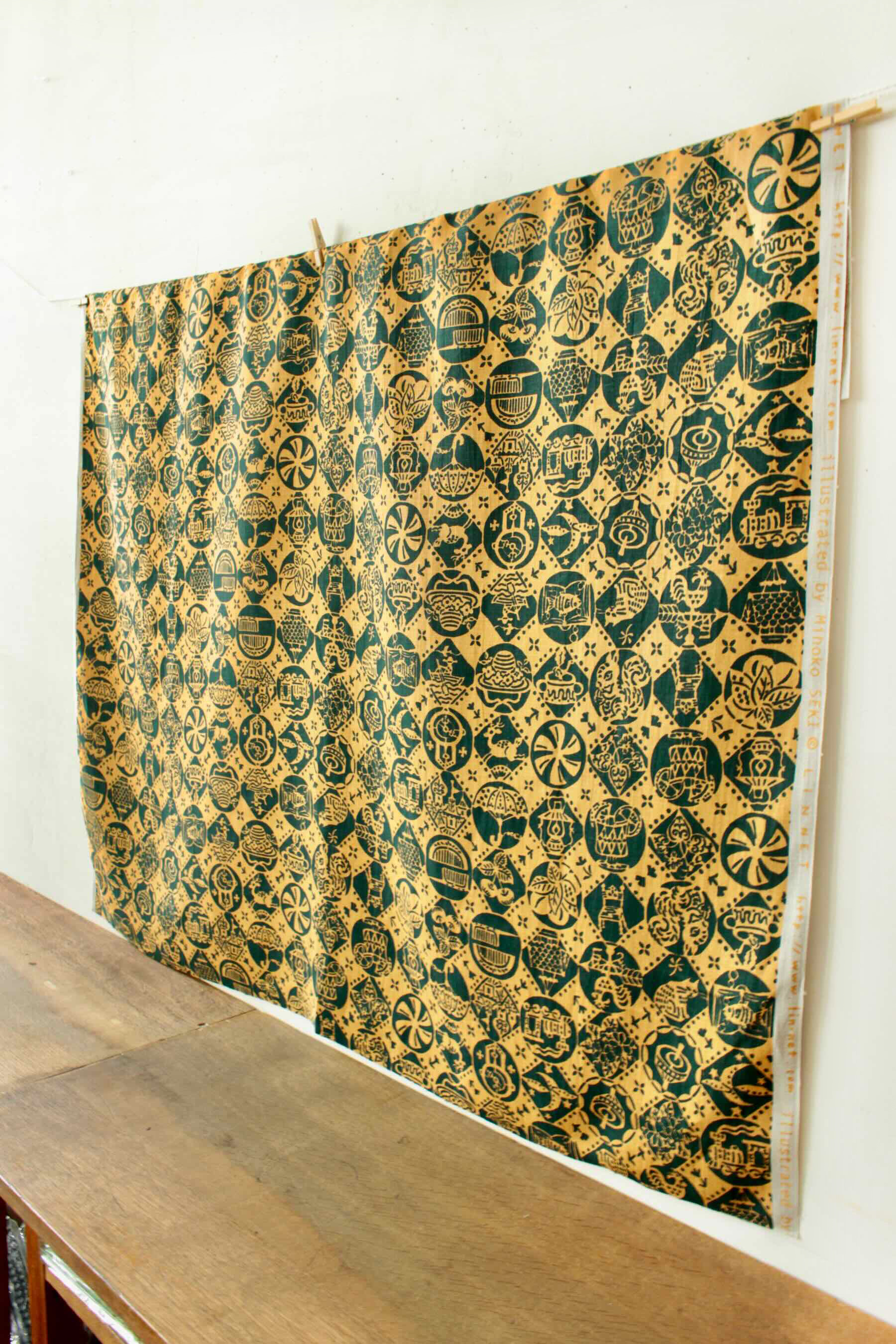 LINNET リネンプリントしりとり糸巻き<br />柿茶×紺鼠