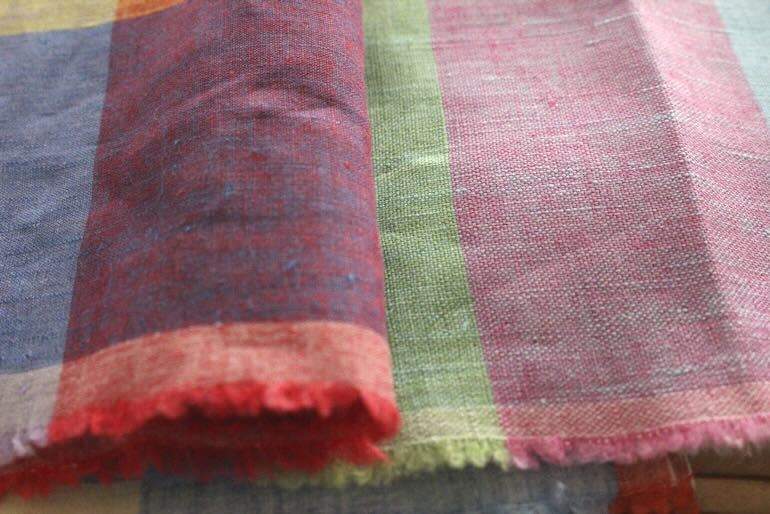 細番手リネンラージチェック　色多彩<br />ブル-