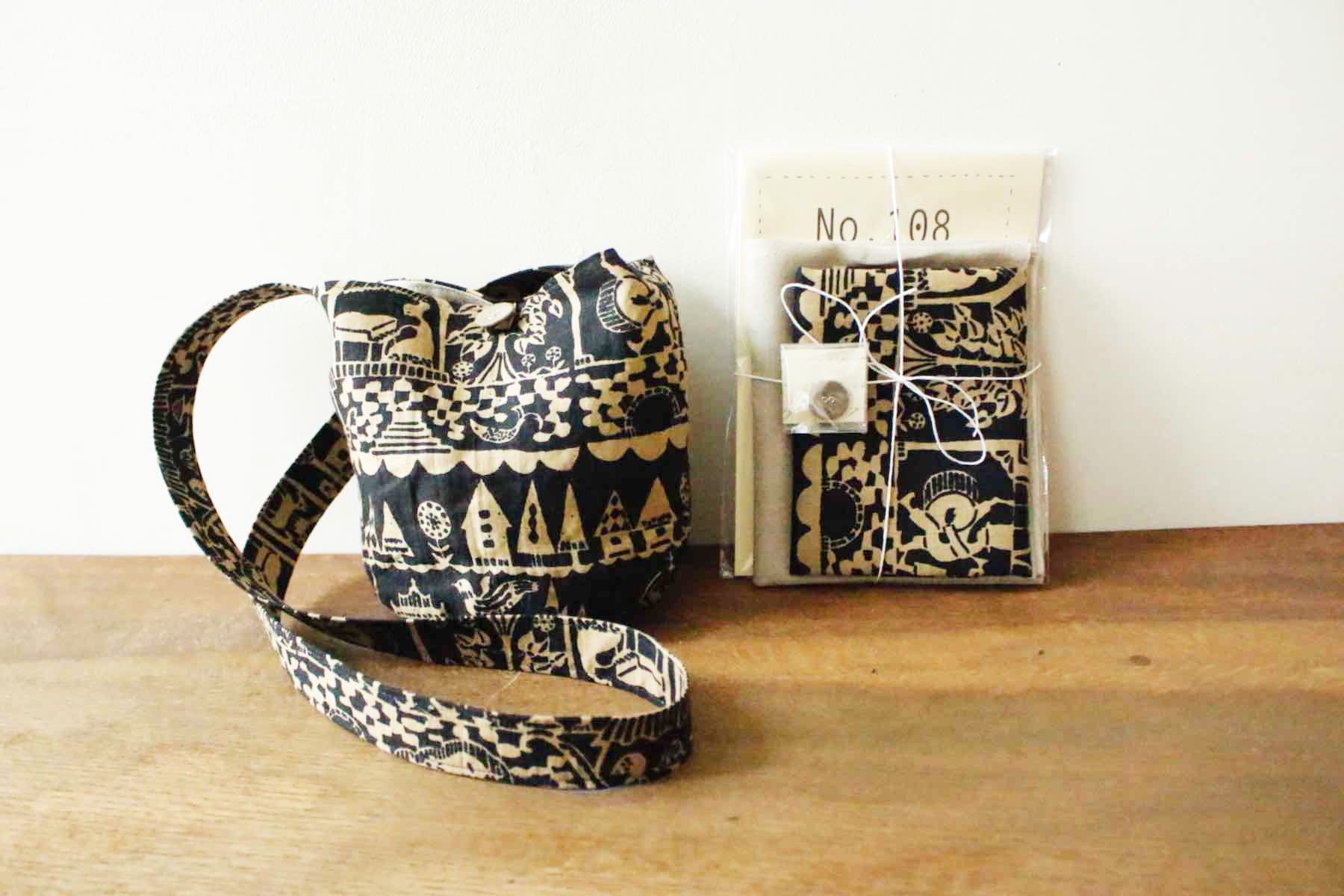 No.108 丸底ポシェットセット<br />水辺のもてなし黒